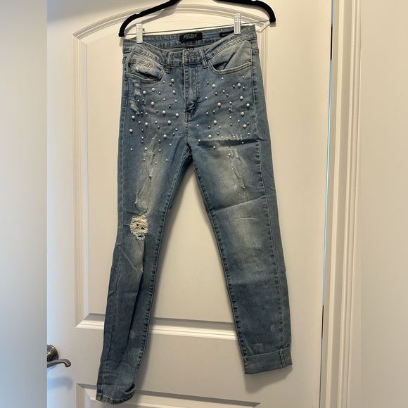 JUDY BLUE PEARL DETAIL SKINNY JEANS - Picture 3 of 6